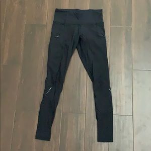 black LULULEMON leggings